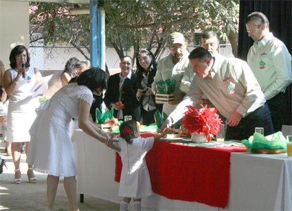 Children-Greeting-Mission-E